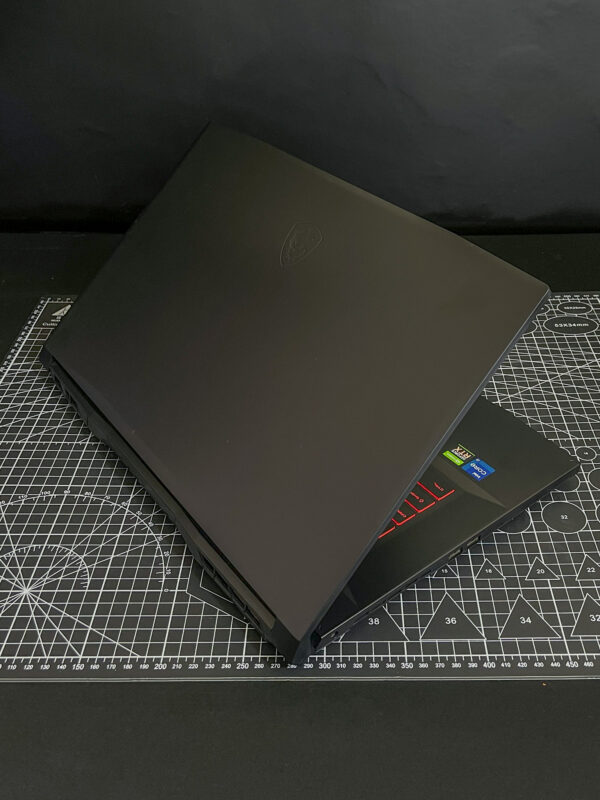 MSI KATANA 17.3 - Imagen 7