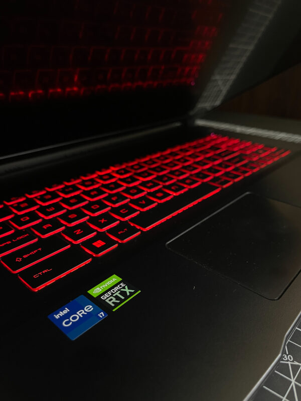 MSI KATANA 17.3 - Imagen 5