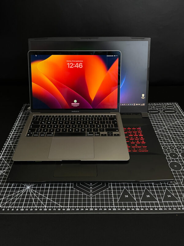MSI KATANA 17.3 - Imagen 10