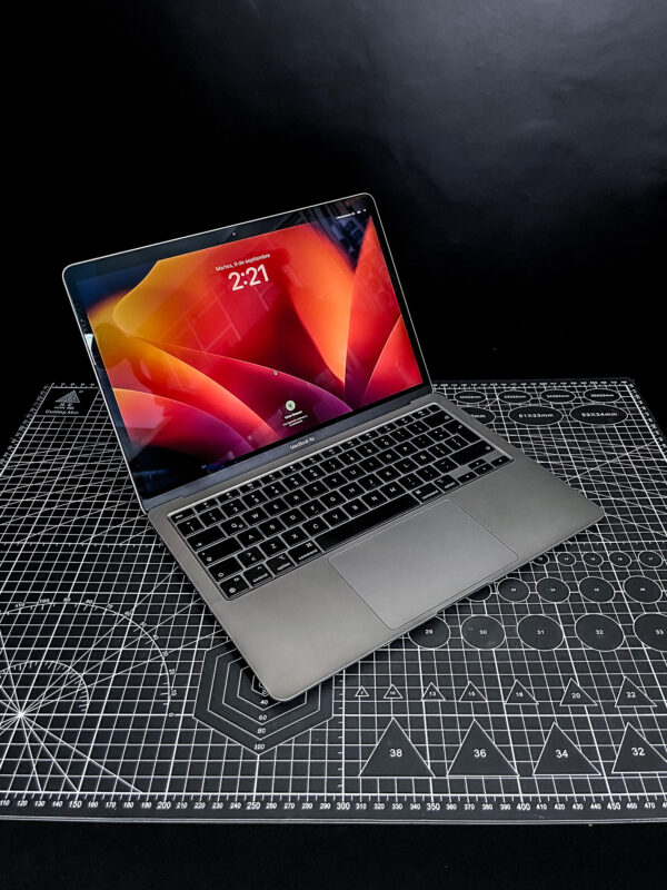 Macbook Air M1 (2021)