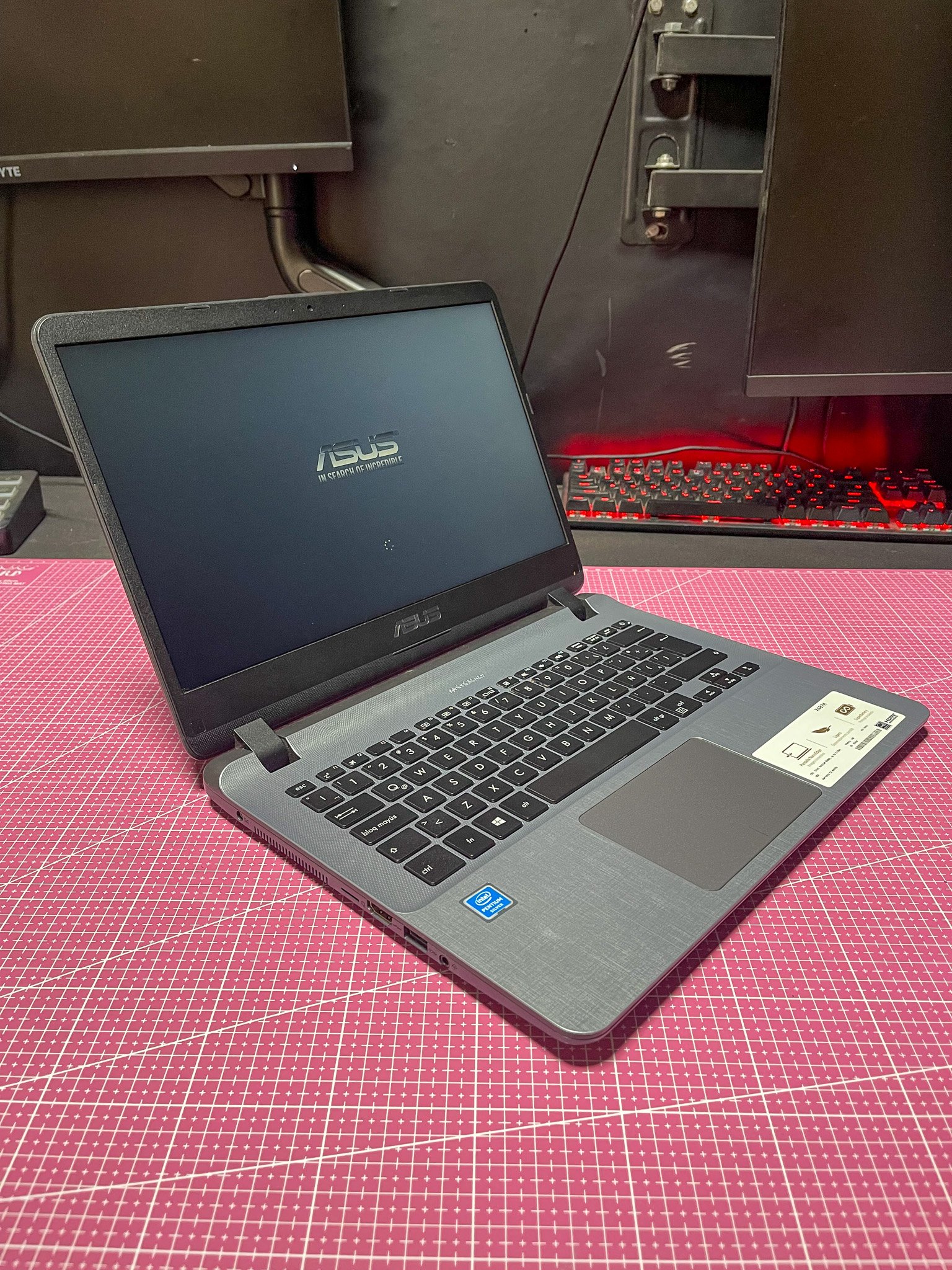 ASUS X407M